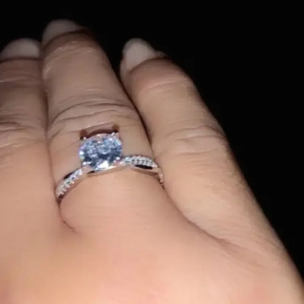 S925 Sterling silver halo diamond wedding ring sz 7